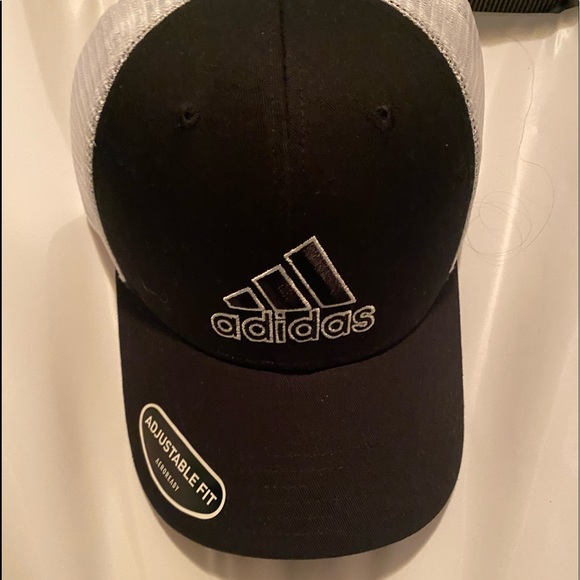 Adidas hat NWT - Picture 1 of 3